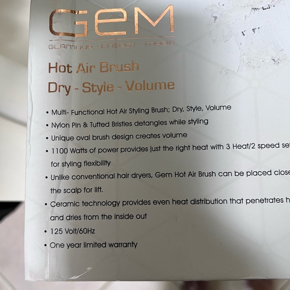 GEM Hot Air Brush
Dry Style Volumize  
NEW IN BOX - Picture 11 of 14